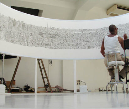 記憶とペンが織りなす都市の肖像