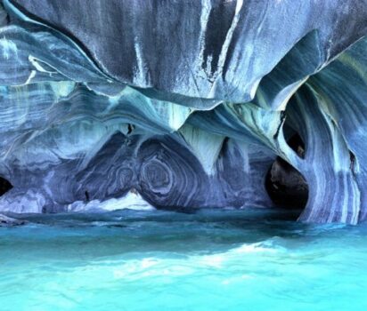 パタゴニアの大理石洞窟 美しい湖の奇跡