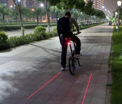 自転車の夜間安全対策レーザーテールライト