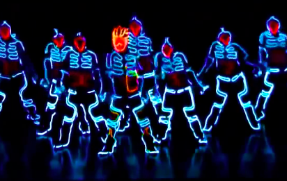 光と動きの共演 パフォーマンスの世界