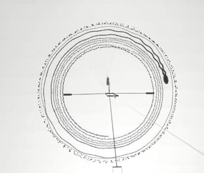 地球の磁場が描き出すインクのアート作品
