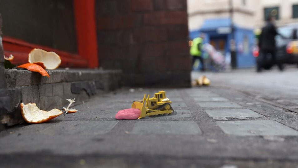 ロンドンの街角で見つける極小清掃物語