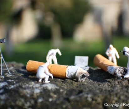 街角に隠れた小さな世界 日常の風景がアートに変わる