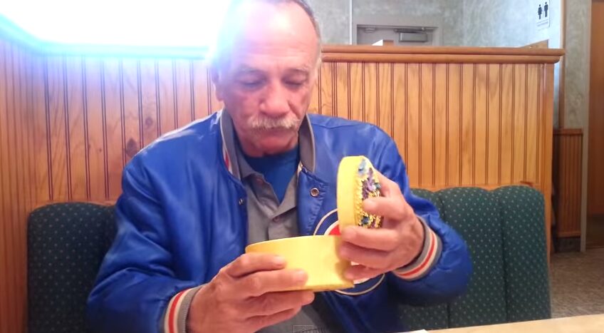 世代をつなぐ喜びの瞬間 家族の愛が輝くサプライズ