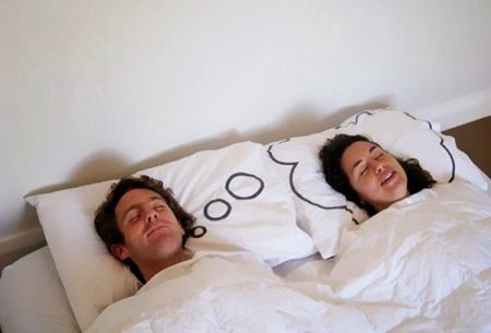 感情をつなぐデザイン枕カバーの魅力