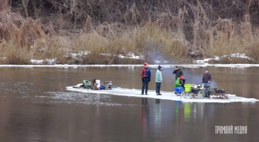 凍結した川の上でのユニークな体験