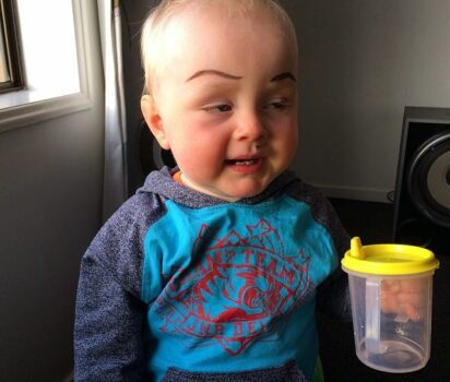 眉毛を描くと赤ちゃんはどう見えるか 新しい発見