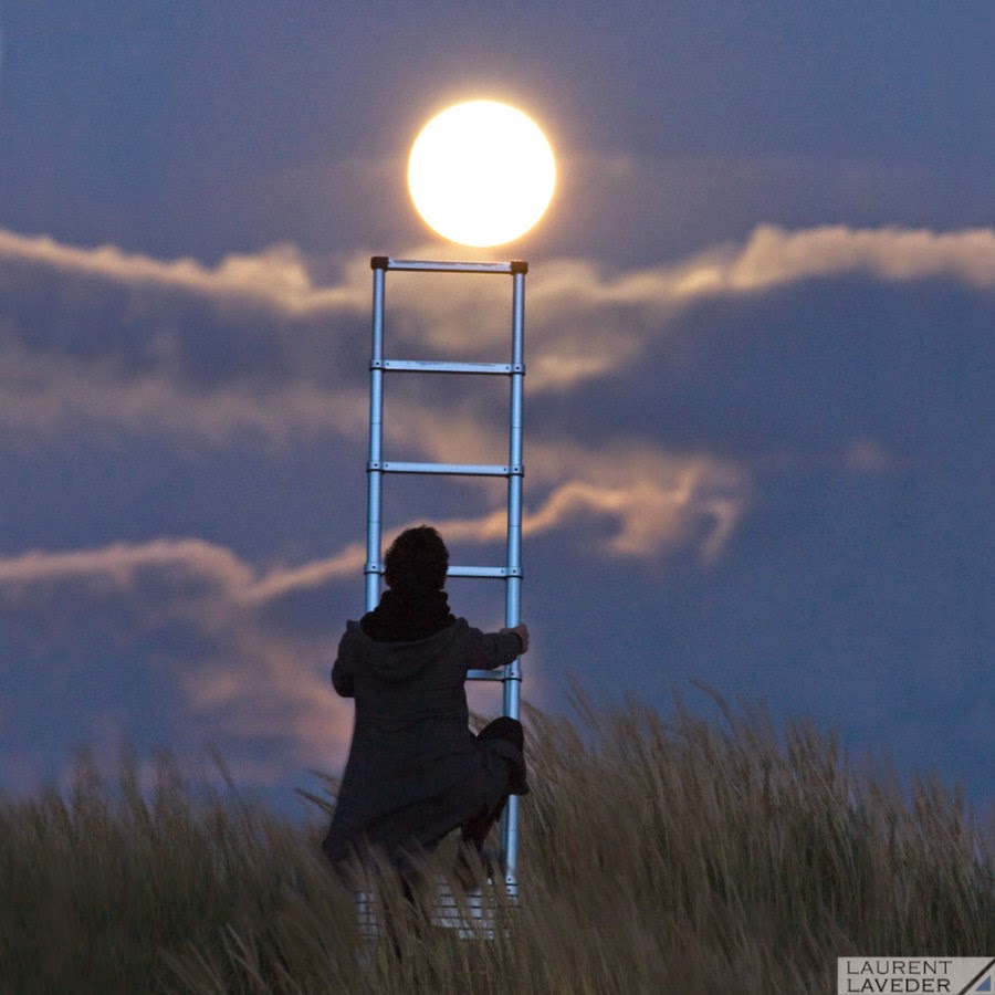 月と遊ぶクリエイティブな視点