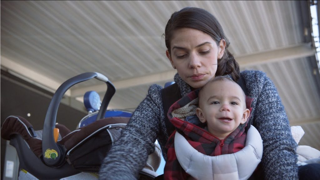 飛行機内で赤ちゃんが泣くと喜ばれる母の日の企画！